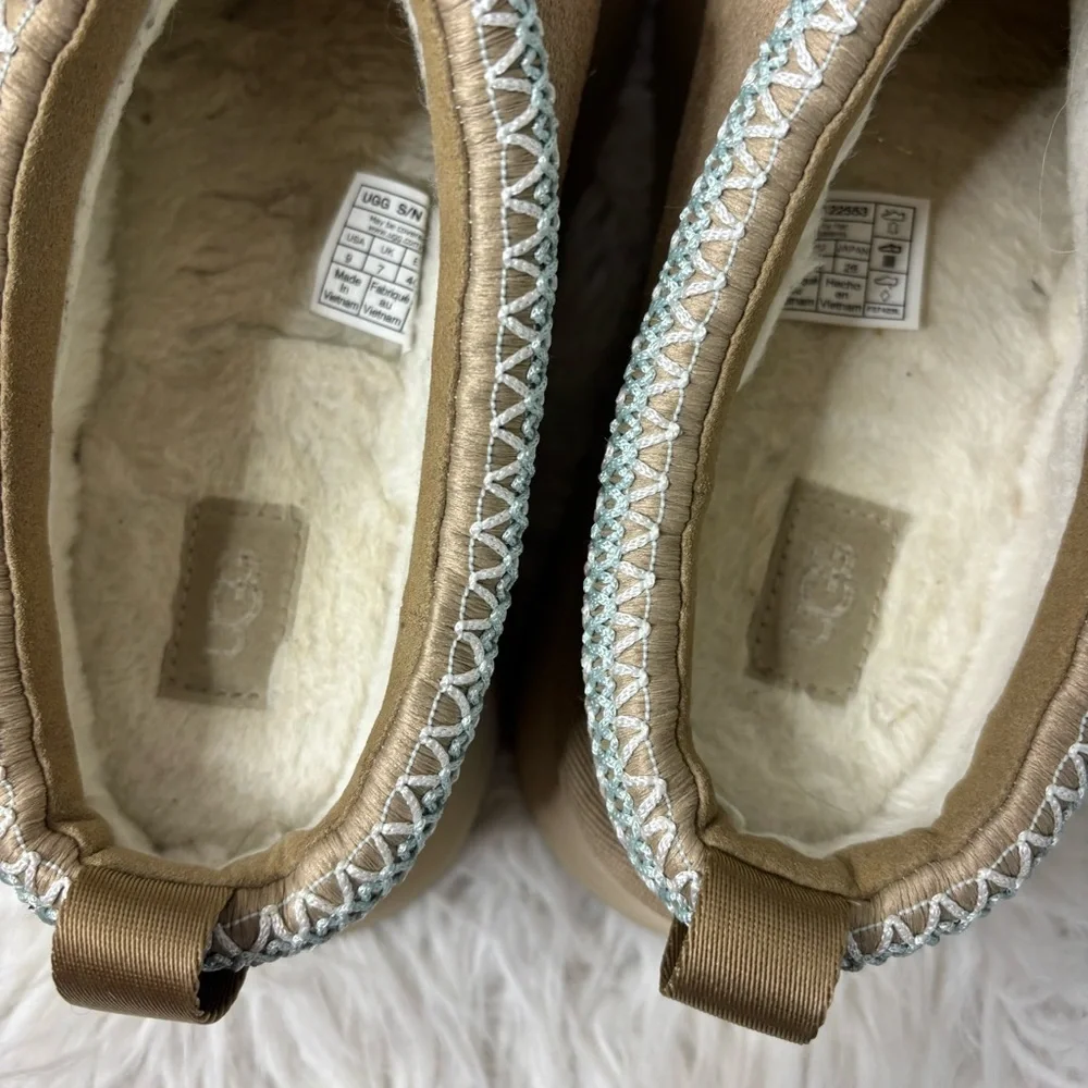 UGG Tazz Platform Slipper Sand Boots - Picture 10 of 11